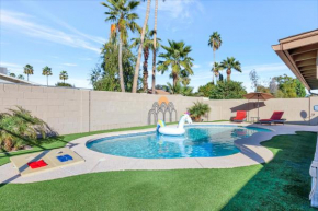 *NEW*Designer Oasis 4BDRM W/Pool/Jacuzzi/PoolTable/Mini Botanical Garden